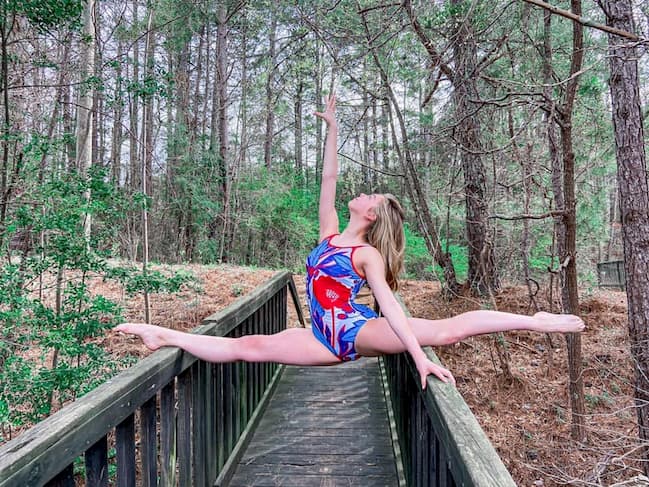 gymnastics-in-leotard