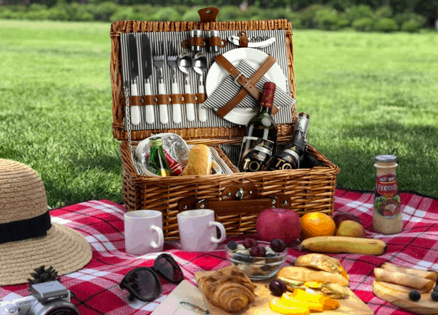 How To Organise The Ideal Luxury Picnic Date | The Ideal