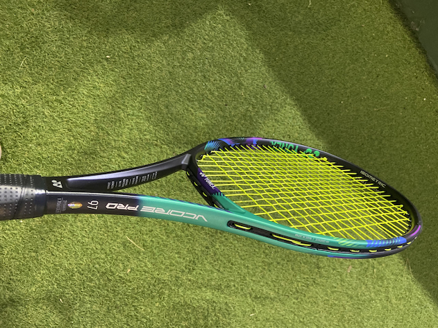 Yonex VCore Pro 97D 320